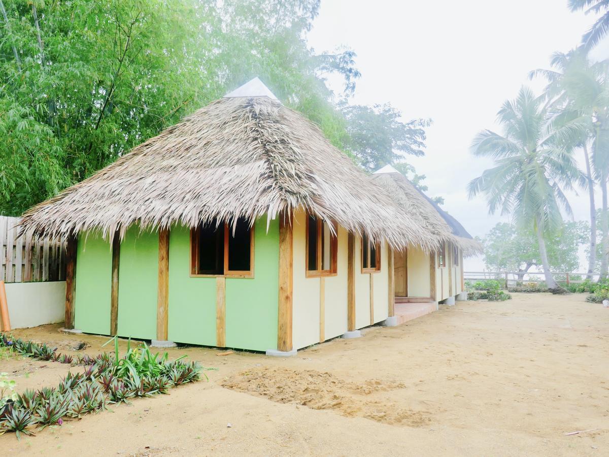 The Clara Beach Hotel Guimaras Buitenkant foto