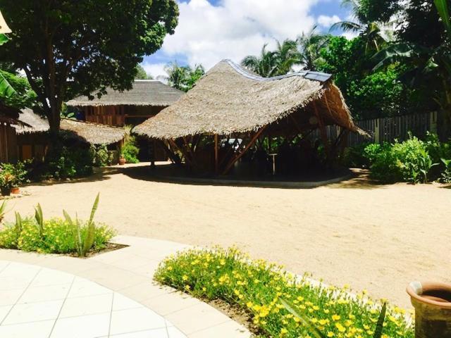 The Clara Beach Hotel Guimaras Buitenkant foto